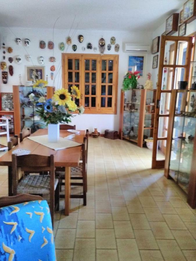 Villa Adelina Sarroch Bagian luar foto